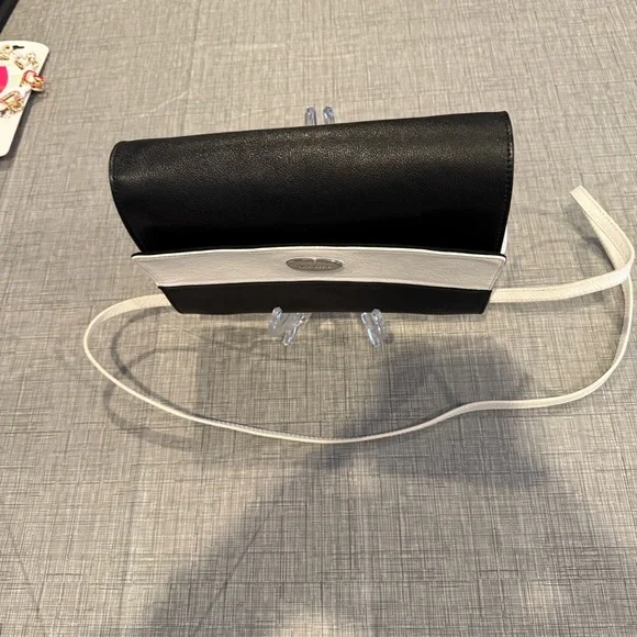 Furla Leather Black and White Clutch with removable crossbody/shoulder strap - Picture 3 of 12